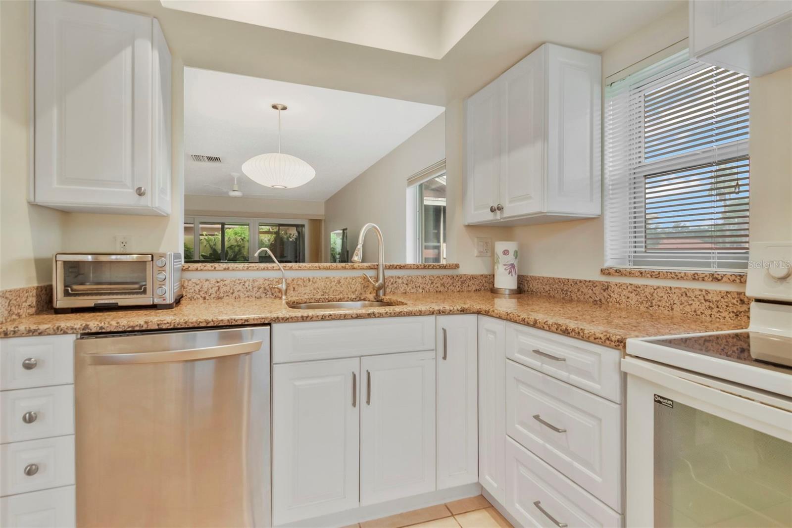 2452 Laurelwood Dr #c Property Photo 8