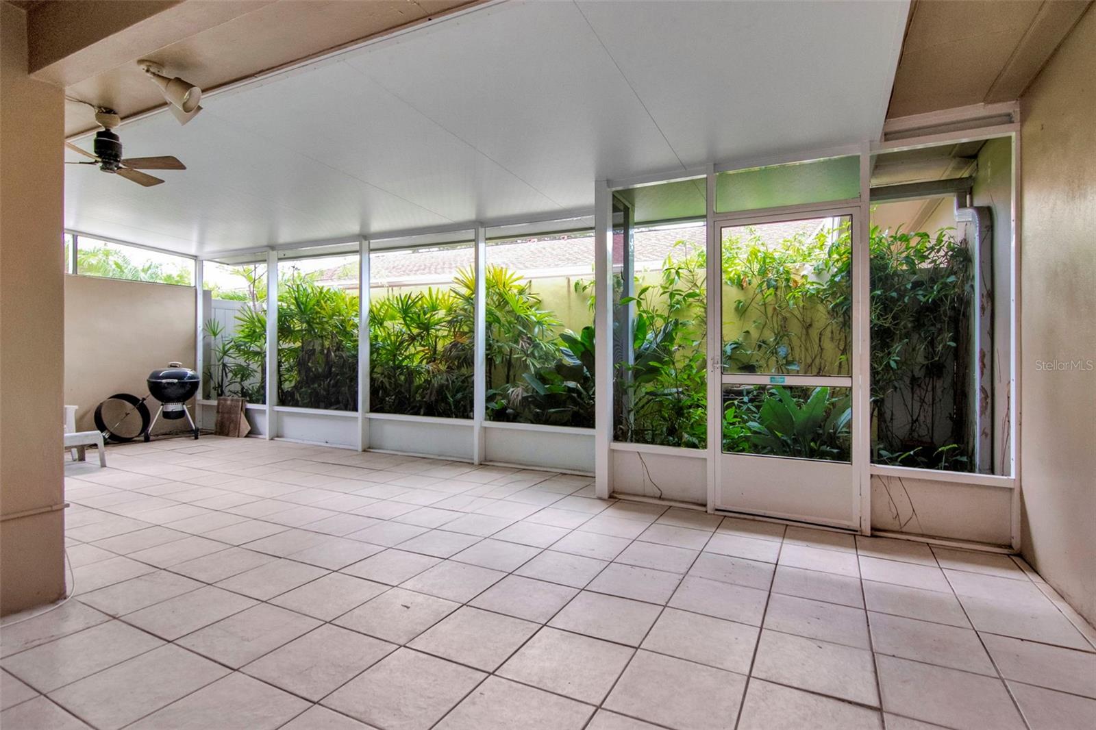 2452 Laurelwood Dr #c Property Photo 32