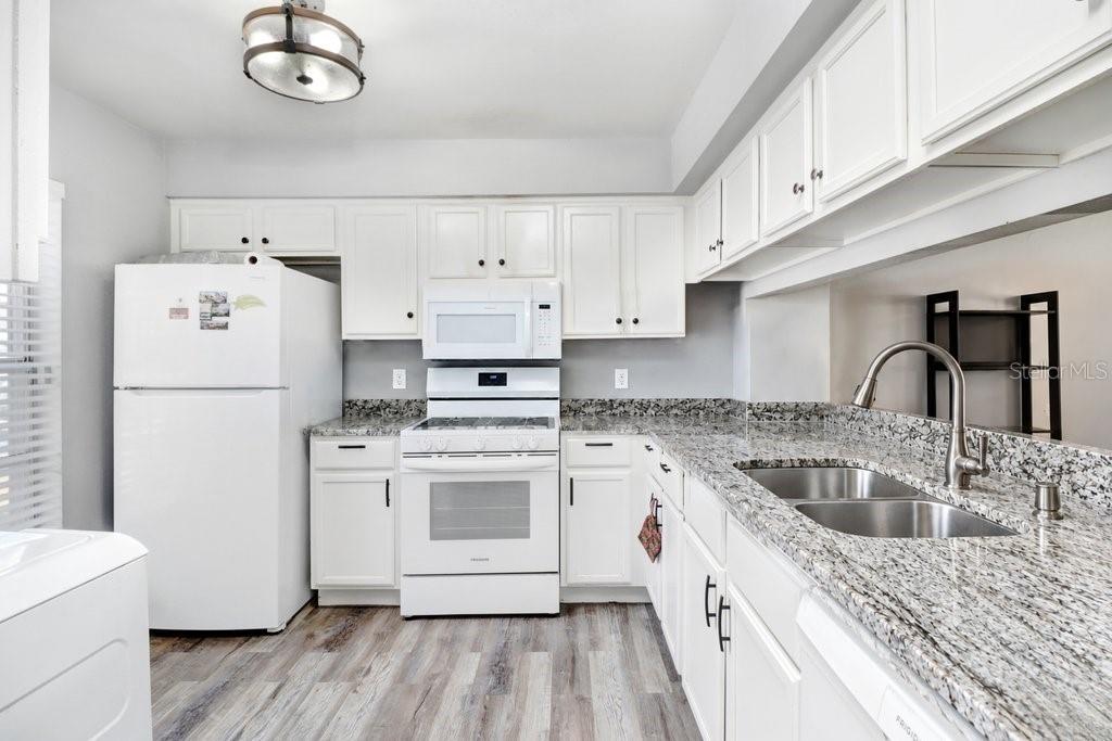 5236 Sunridge Palms Dr #5236 Property Photo 6