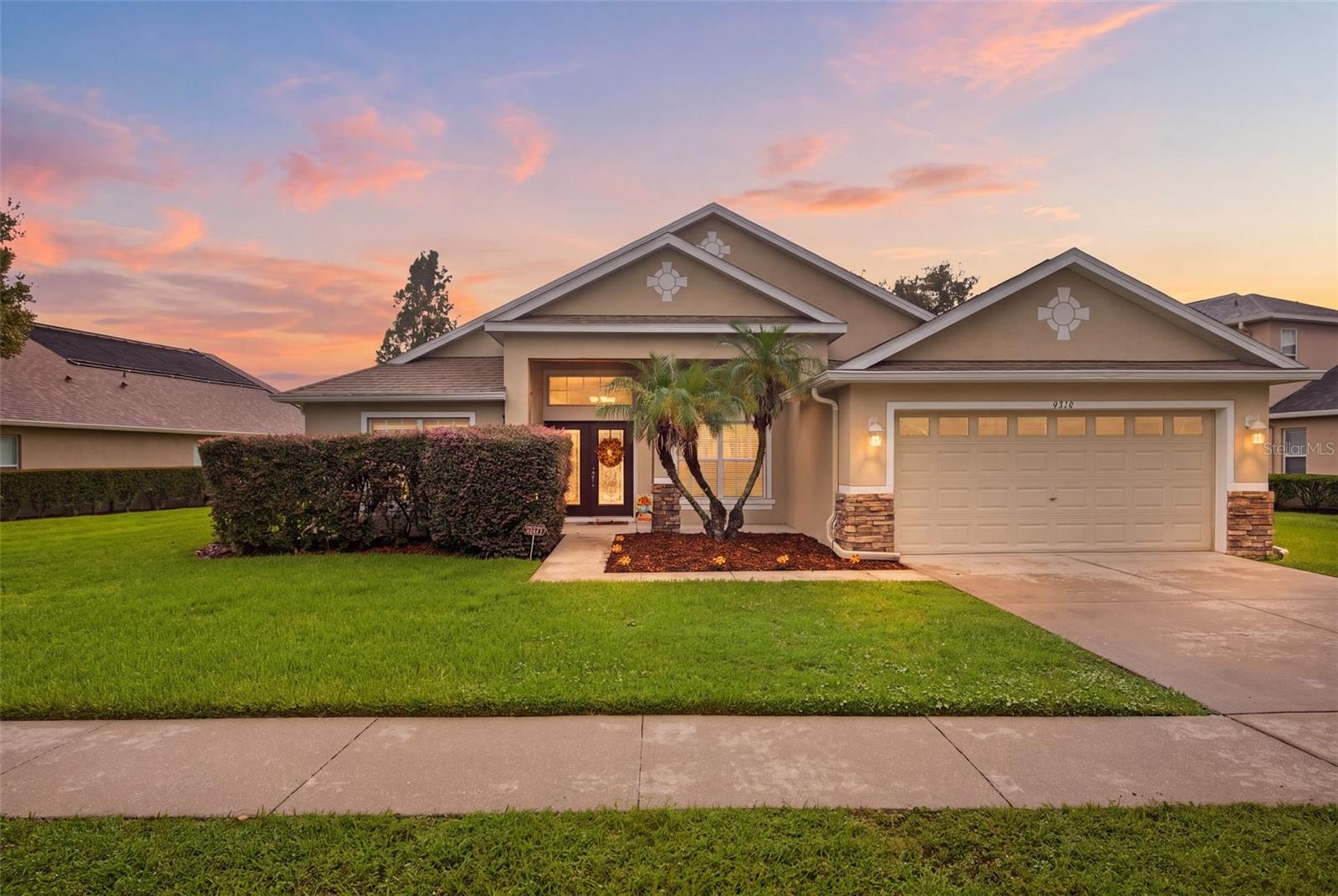 4818 DIAMONDS PALM LOOP Property Photo 1
