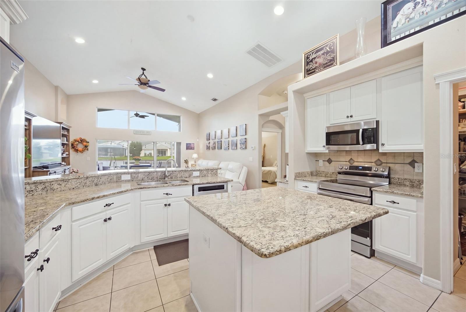 4818 Diamonds Palm Loop Property Photo 11