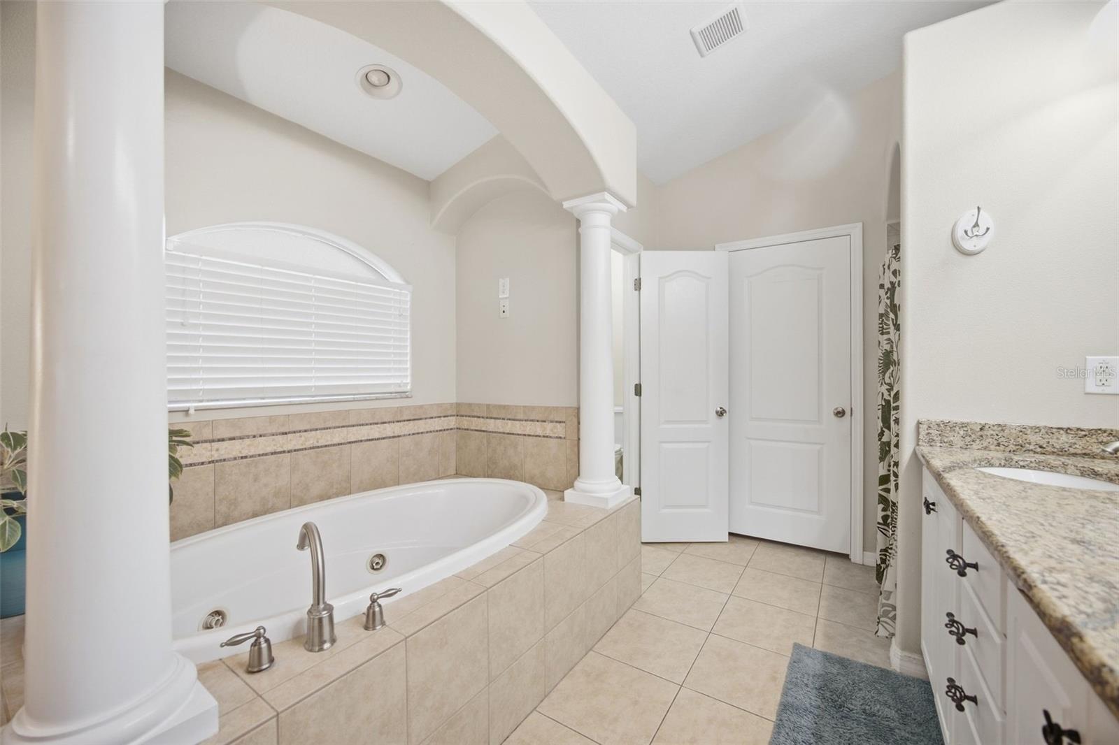 4818 Diamonds Palm Loop Property Photo 27