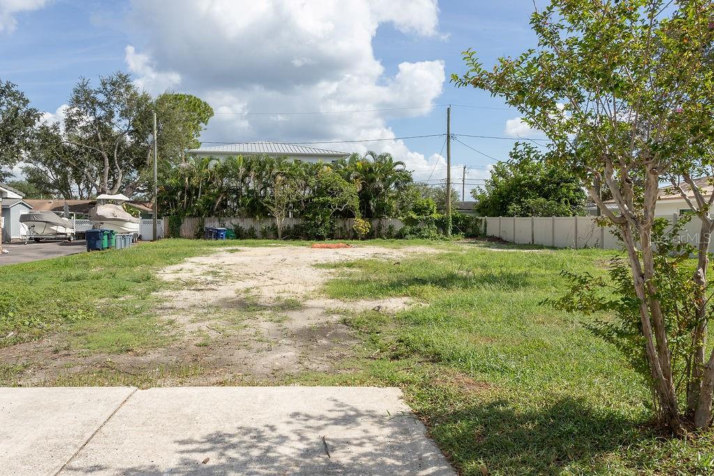 621 Hudson Ave Property Photo 1