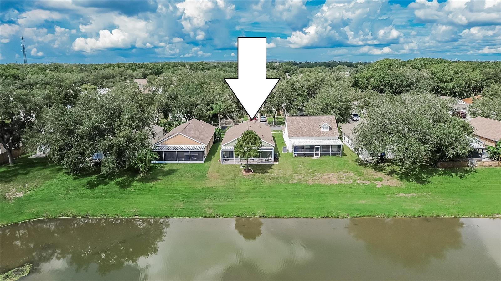 6634 Summer Haven Dr Property Photo 3