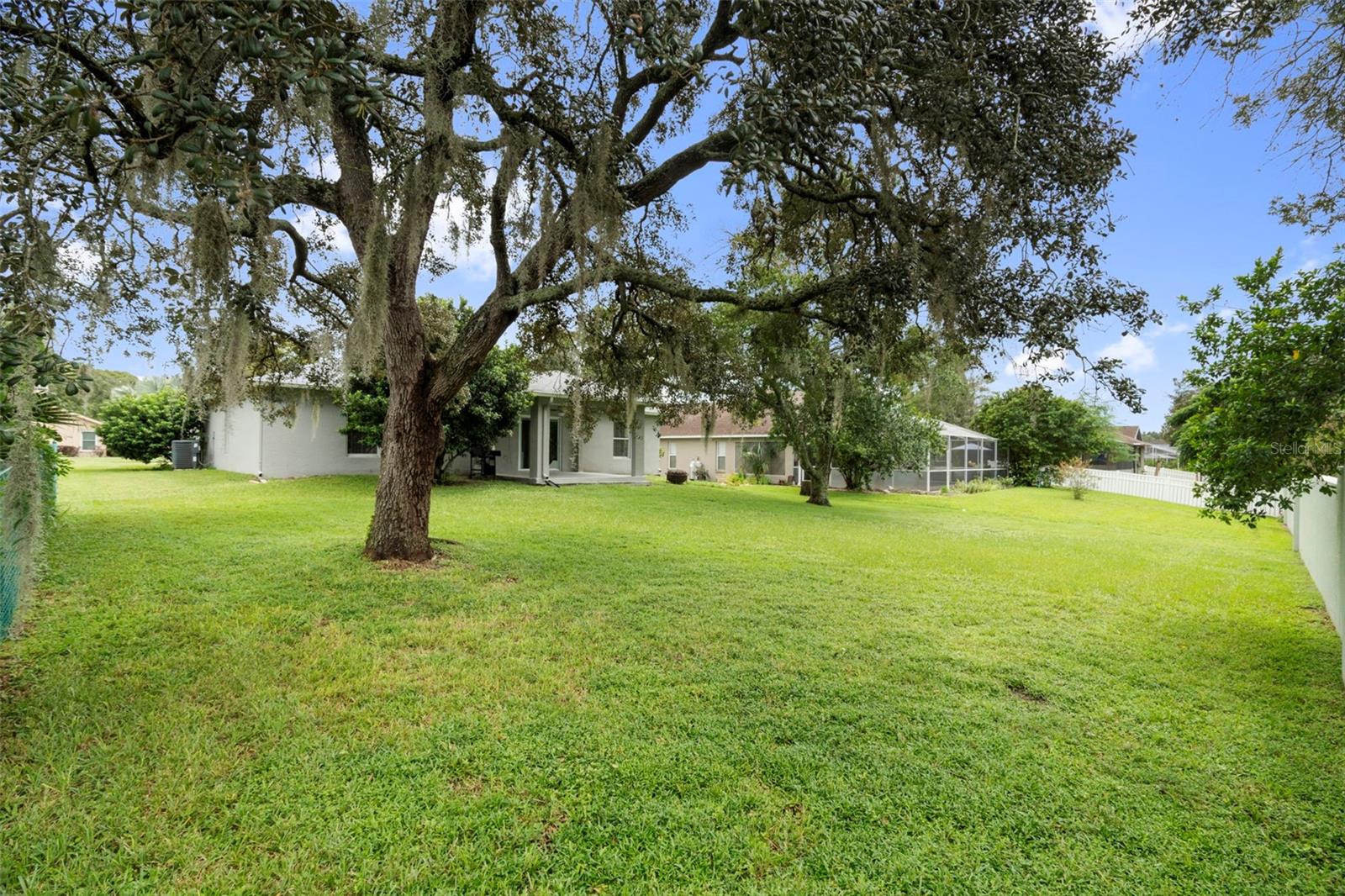 1221 Overland Dr Property Photo 9