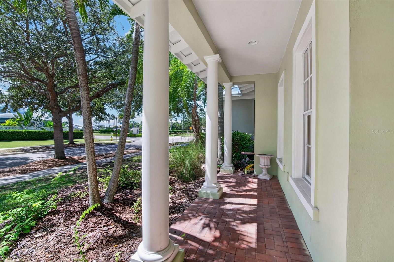 5518 Luminar Pointe Ln Property Photo 6