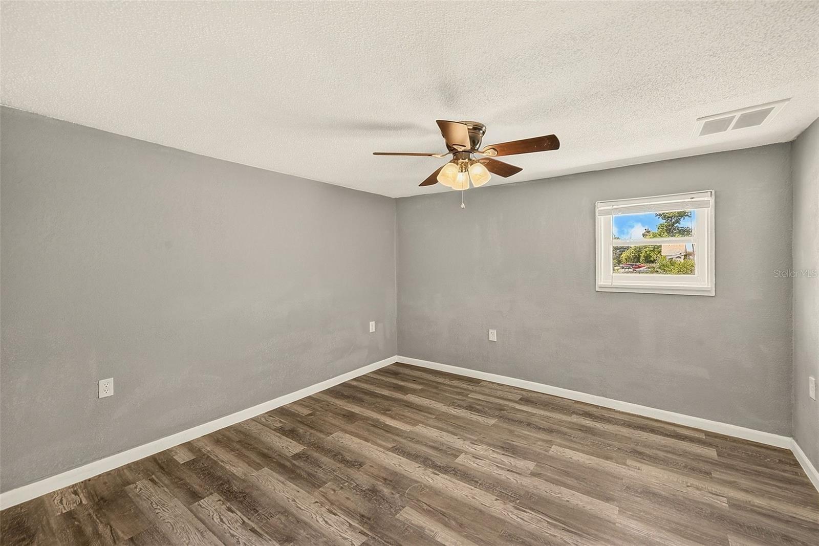 731 37th St S Property Photo 16