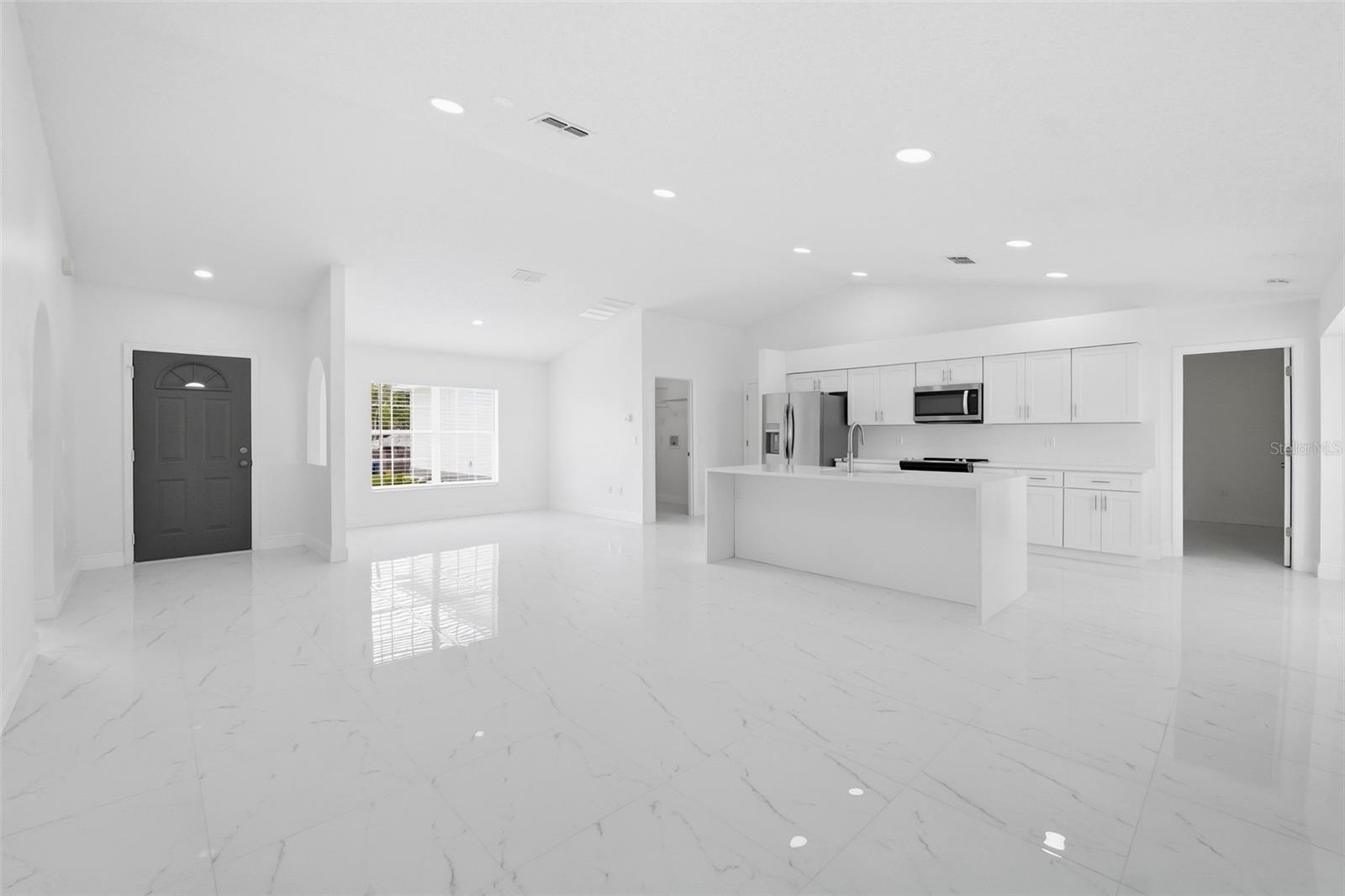 10255 Norwick St Property Photo 6