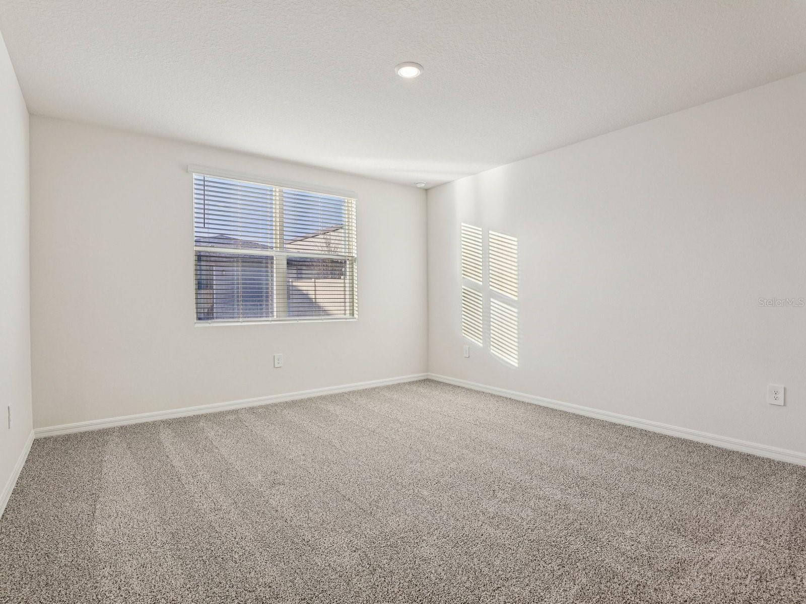 12580 Homeland Dr Property Photo 6