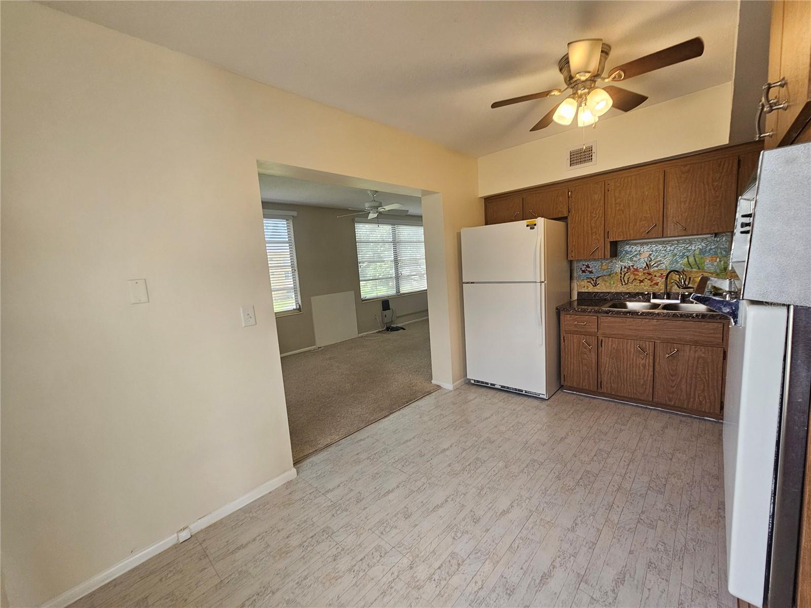 2070 World Parkway Blvd #22 Property Photo 3