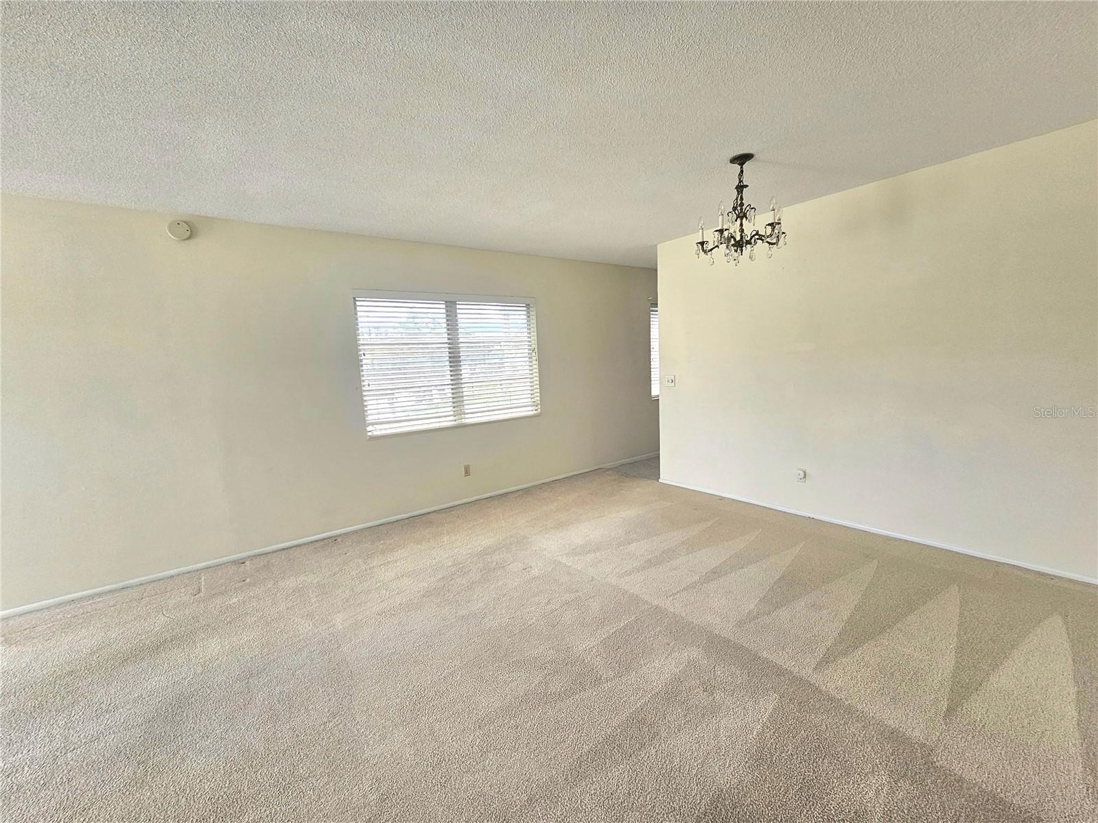 2070 World Parkway Blvd #22 Property Photo 4