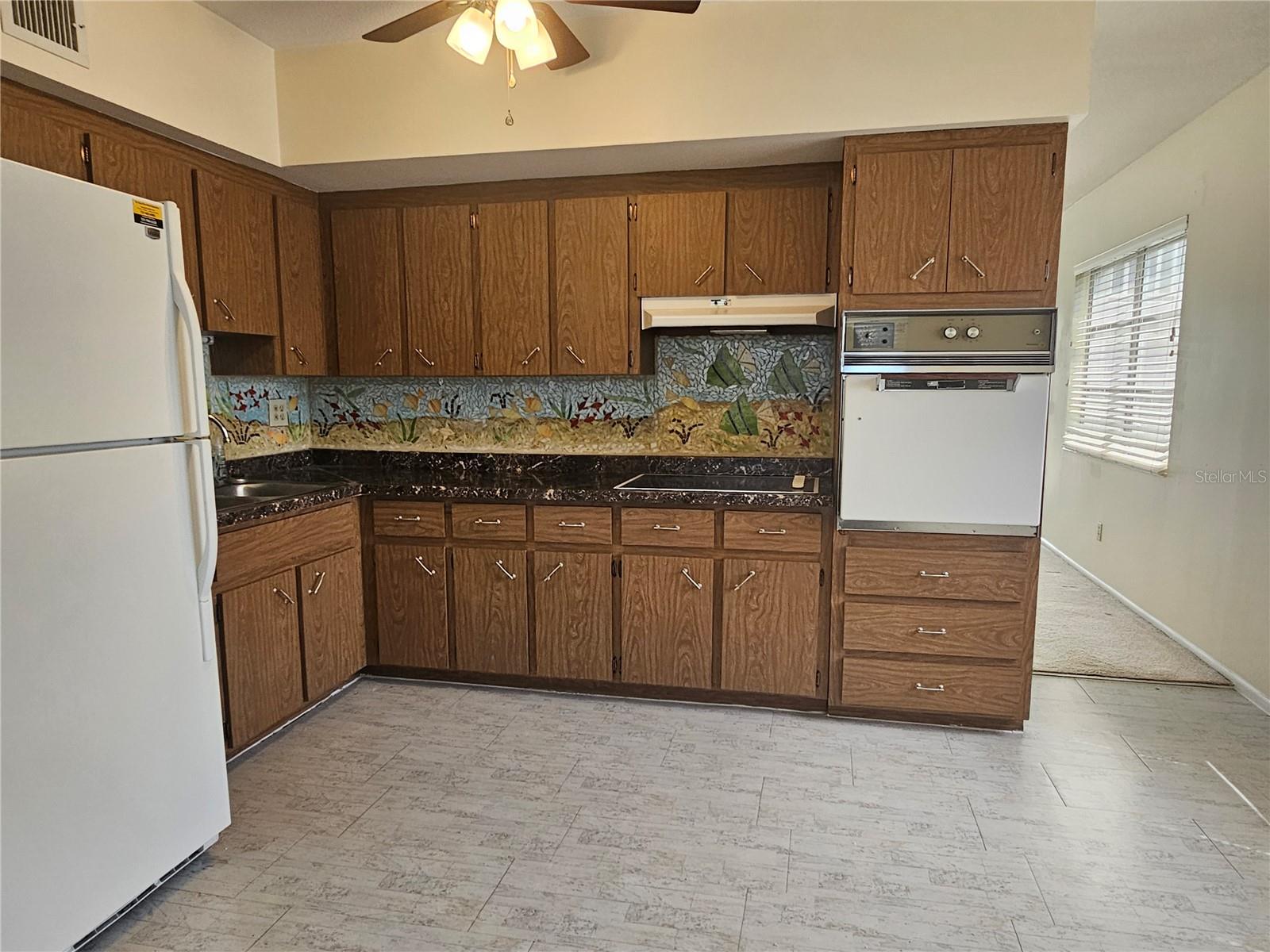 2070 World Parkway Blvd #22 Property Photo 9