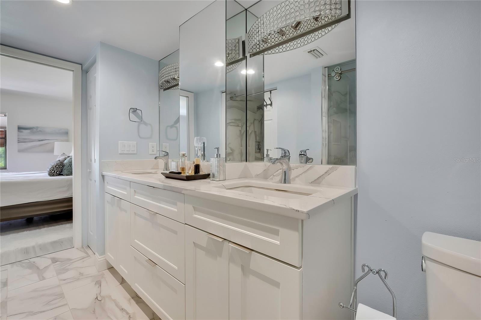 5775 Park St N #402 Property Photo 18