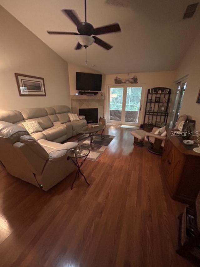 4027 Mermoor Ct Property Photo 2