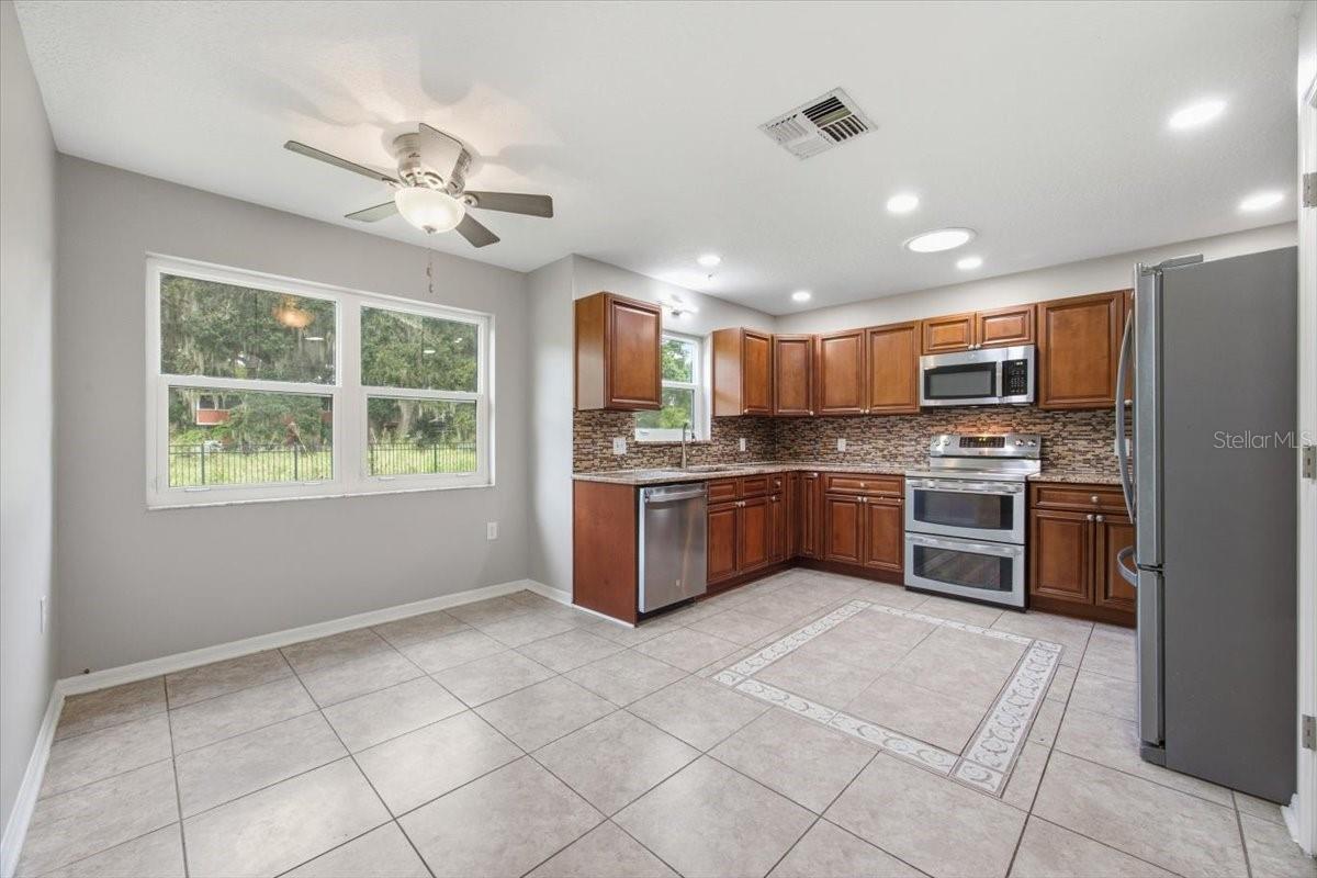 3717 Futch Loop Property Photo 11