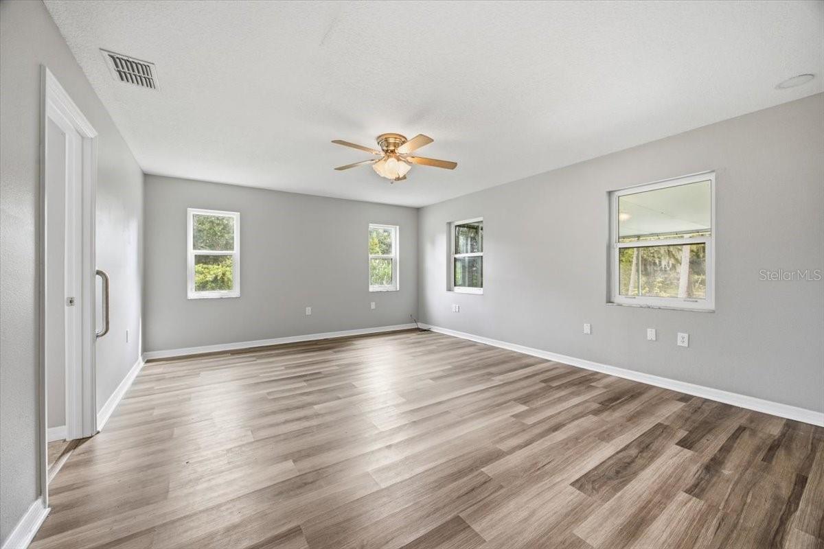 3717 Futch Loop Property Photo 15