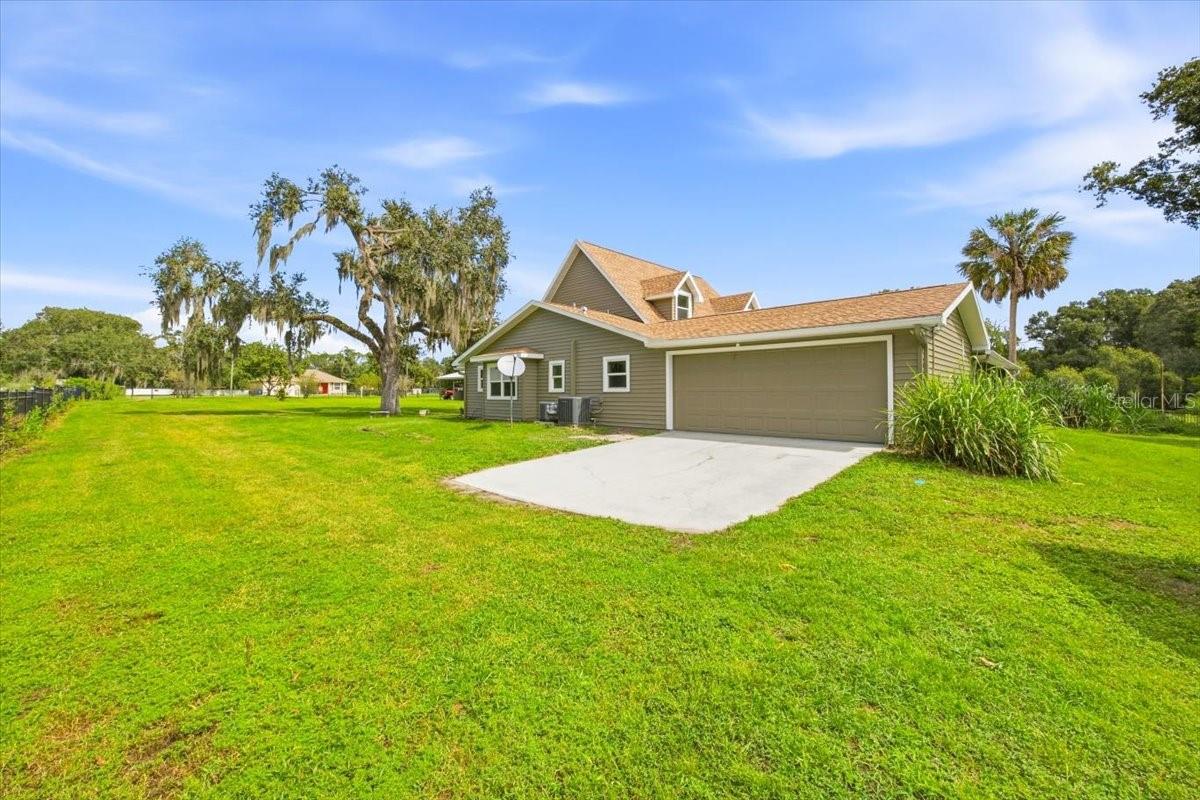 3717 Futch Loop Property Photo 26