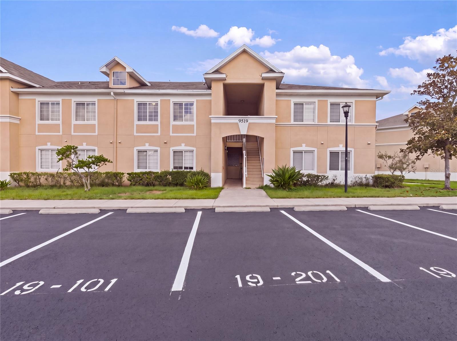9519 Newdale Way #201 Property Photo 1