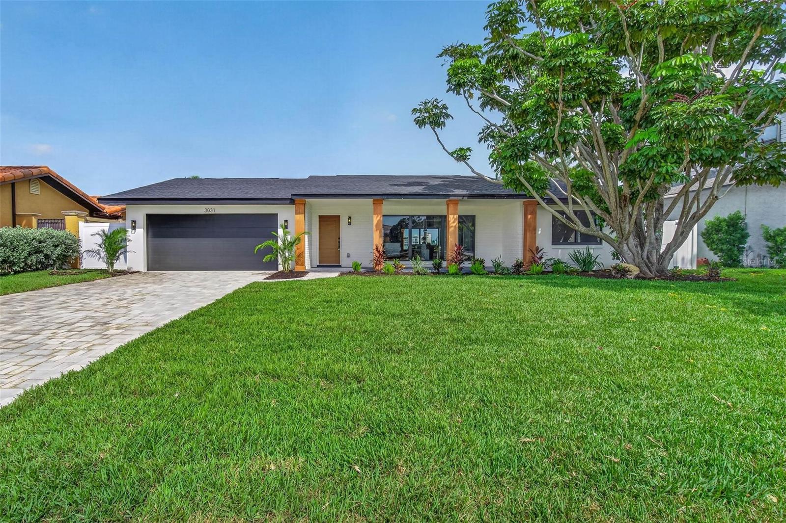 3031 E Vina Del Mar Blvd Property Photo 1