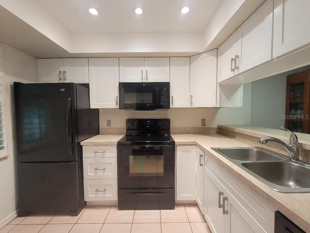 2084 Sunset Grove Ln Property Photo 6