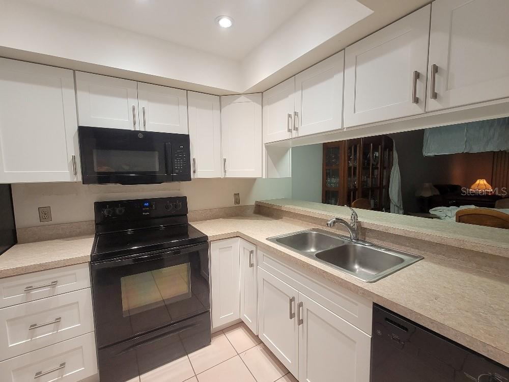 2084 Sunset Grove Ln Property Photo 7