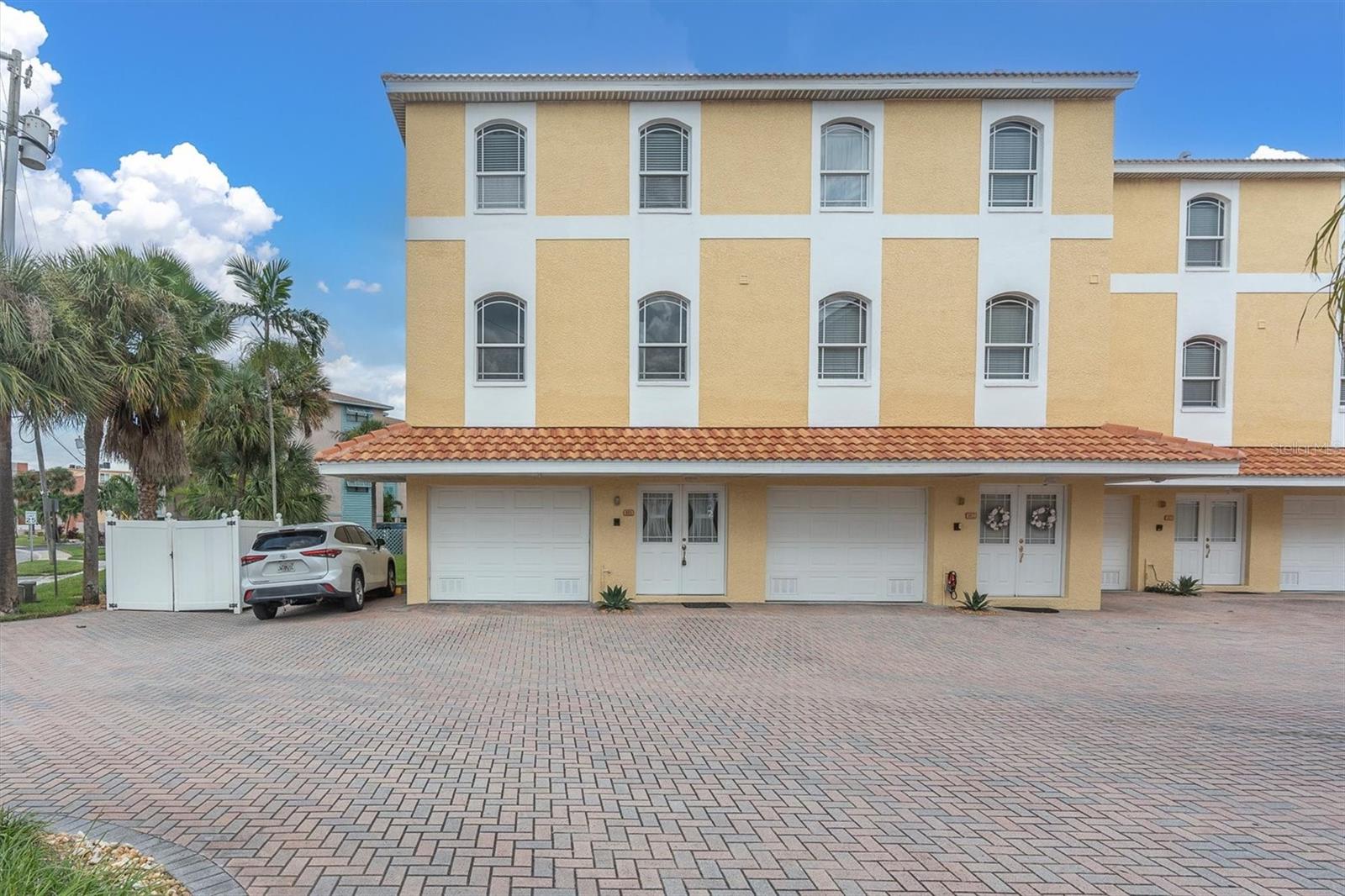11595 Gulf Blvd #1 Property Photo 3