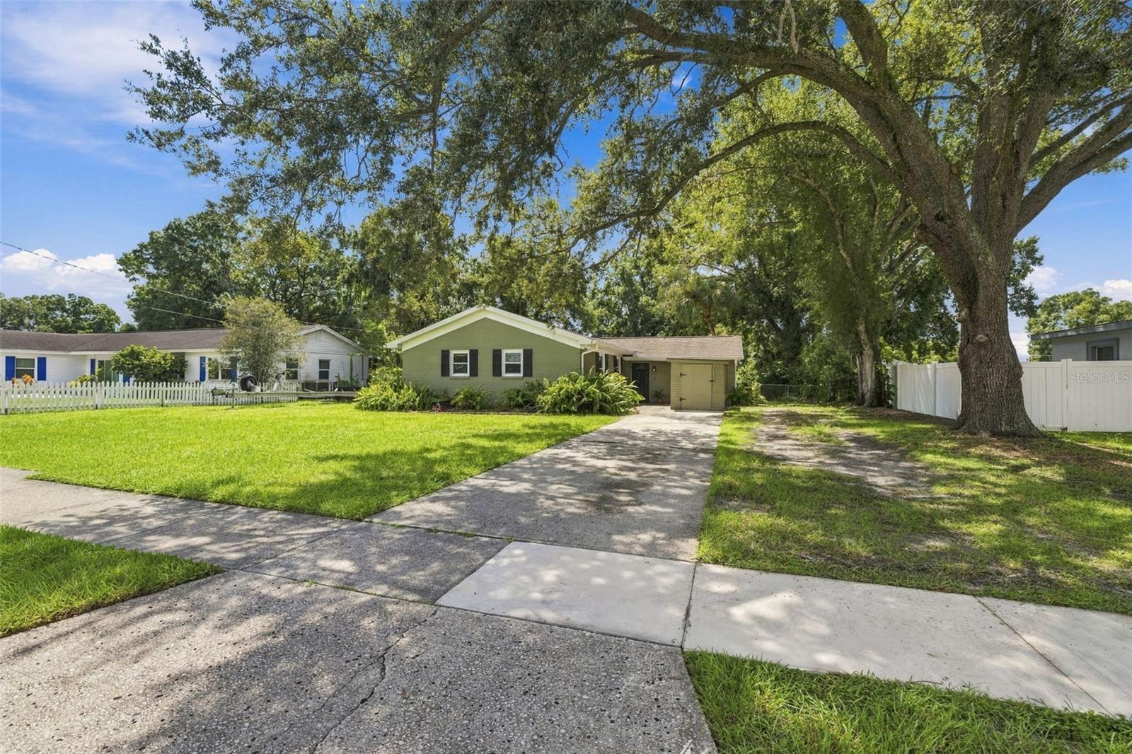 6613 Travis Blvd Property Photo 1