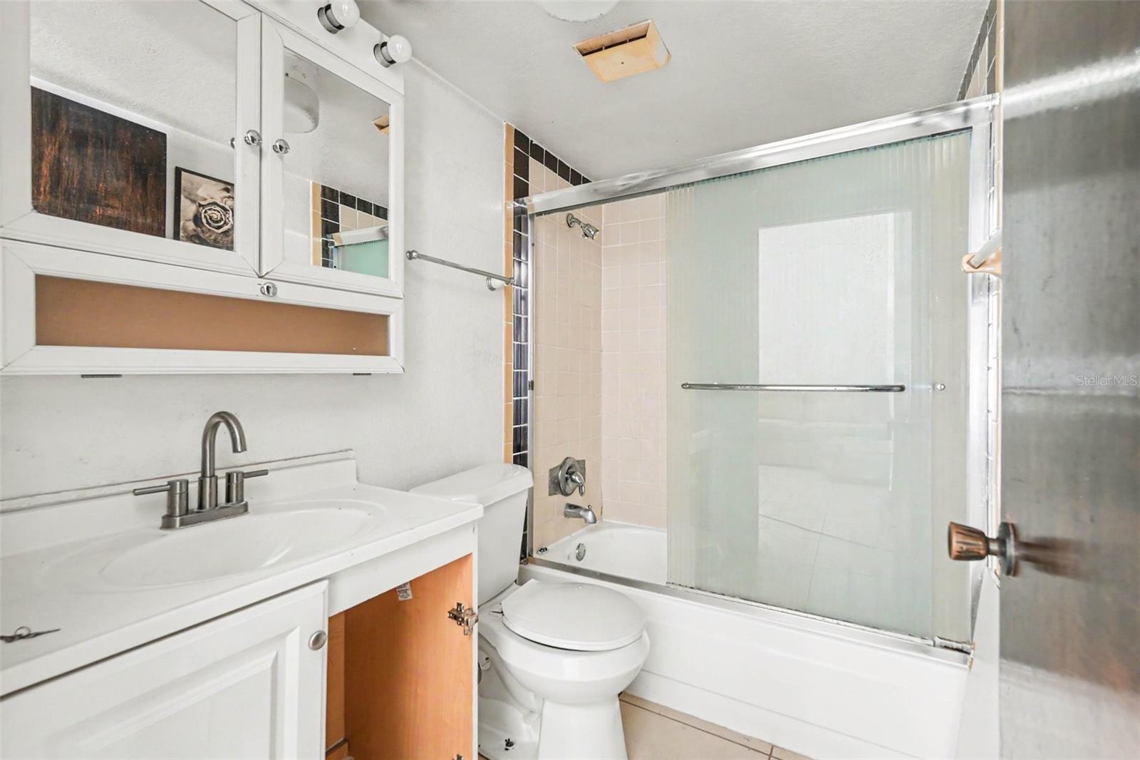 3022 Dartmouth Ave N Property Photo 22