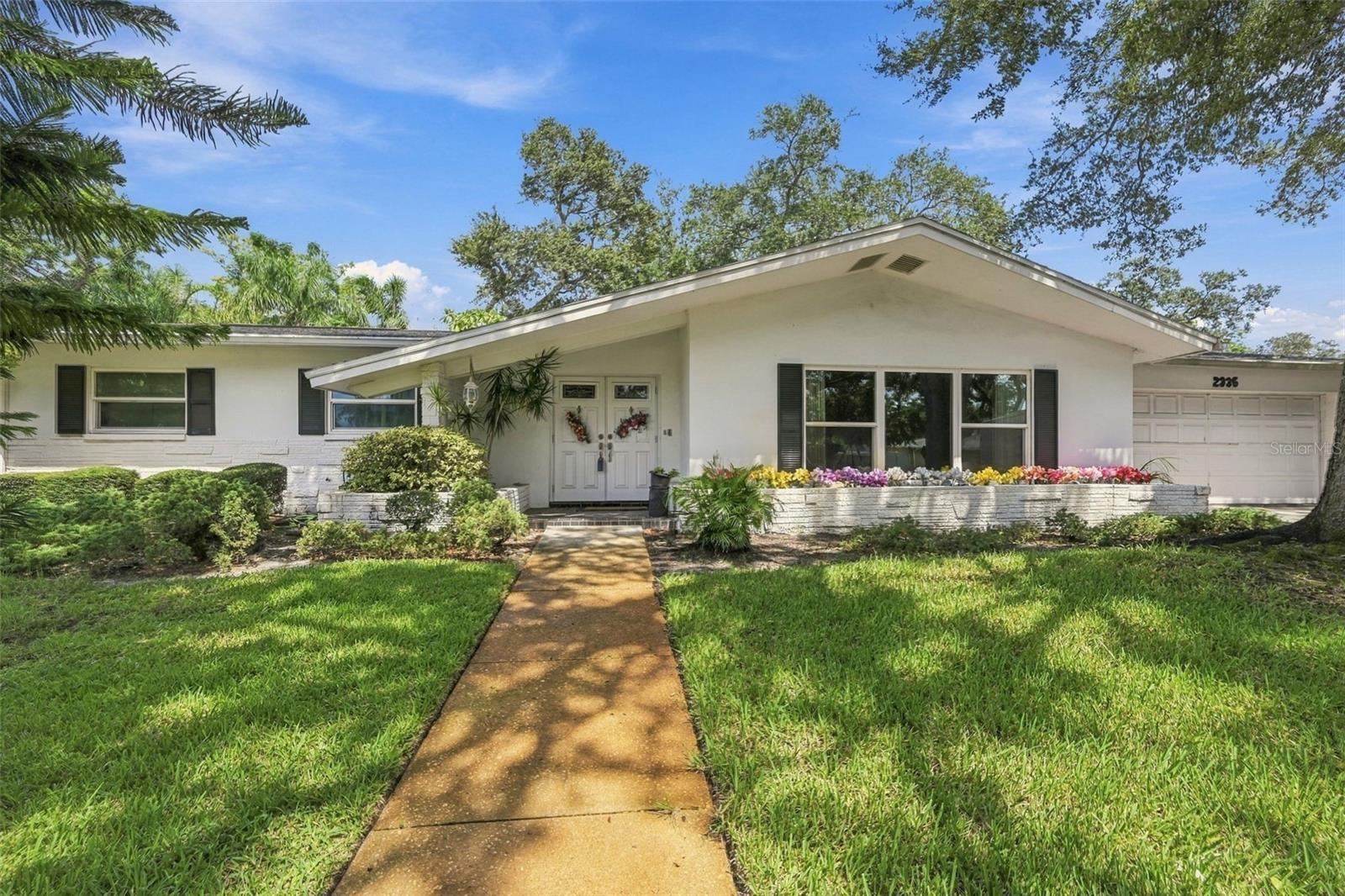 2336 HARN BLVD Property Photo 1