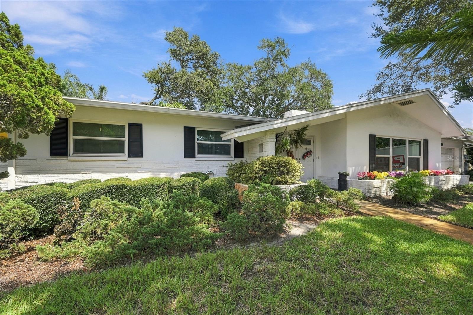 2336 Harn Blvd Property Photo 4