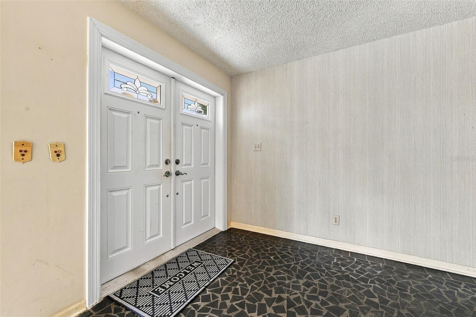 2336 Harn Blvd Property Photo 7