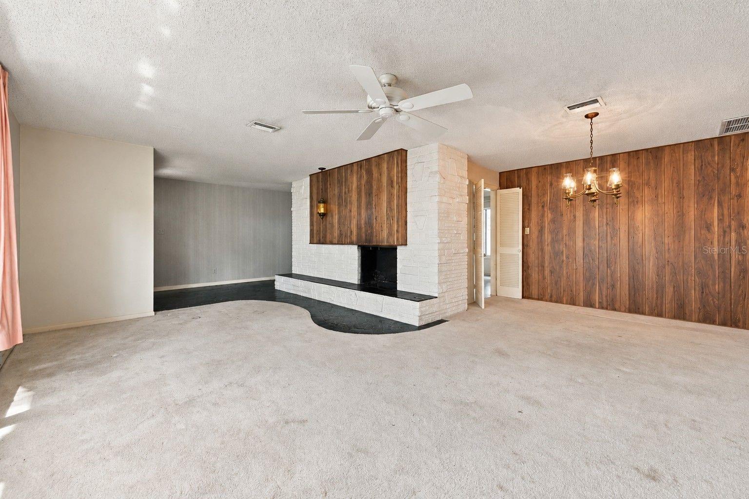 2336 Harn Blvd Property Photo 10