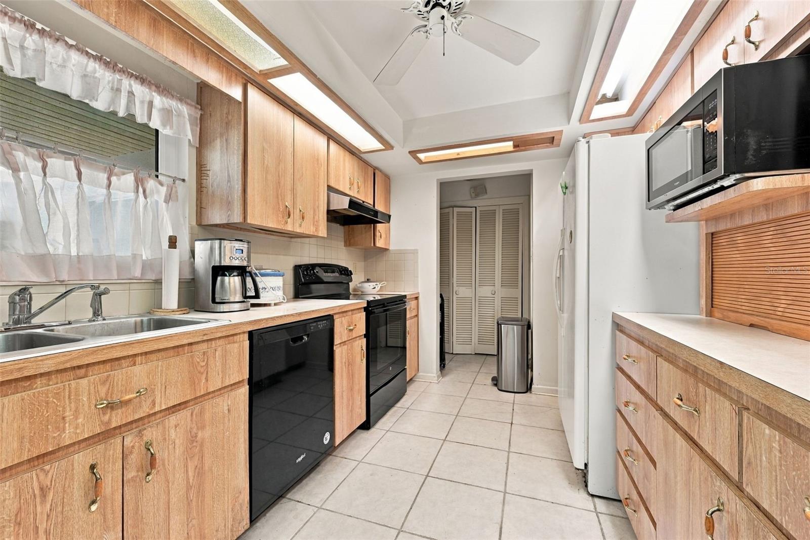 2336 Harn Blvd Property Photo 16
