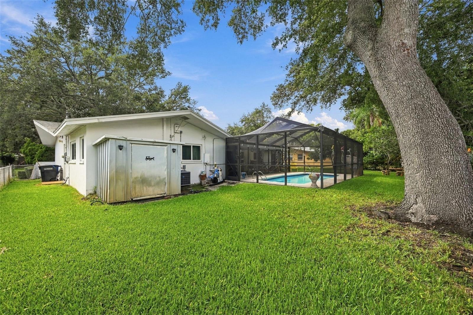 2336 Harn Blvd Property Photo 36