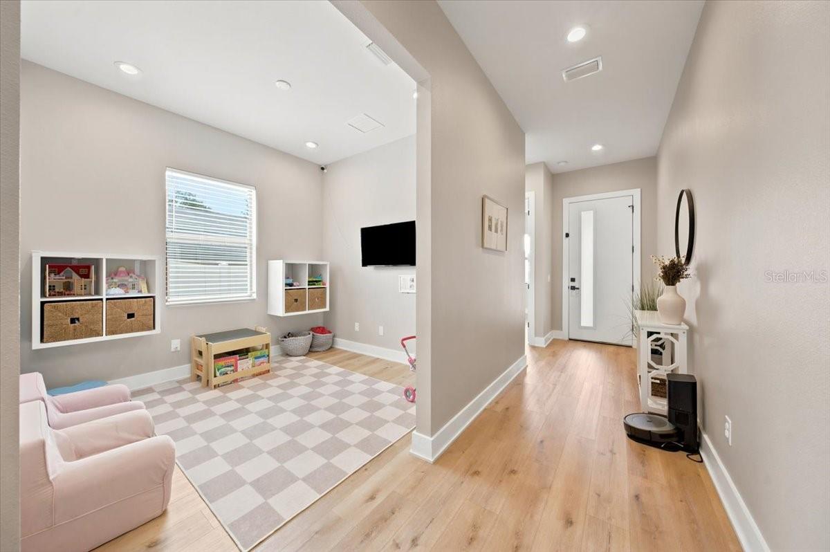 3011 W North B St Property Photo 10