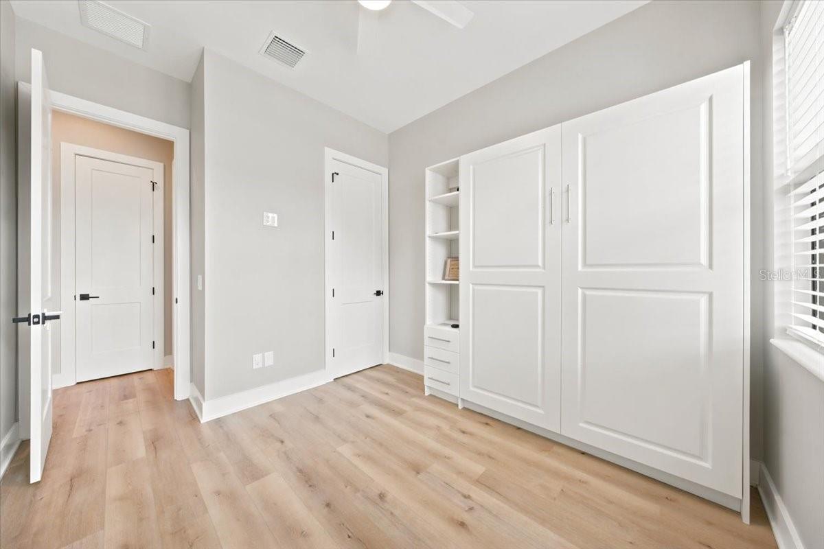3011 W North B St Property Photo 12