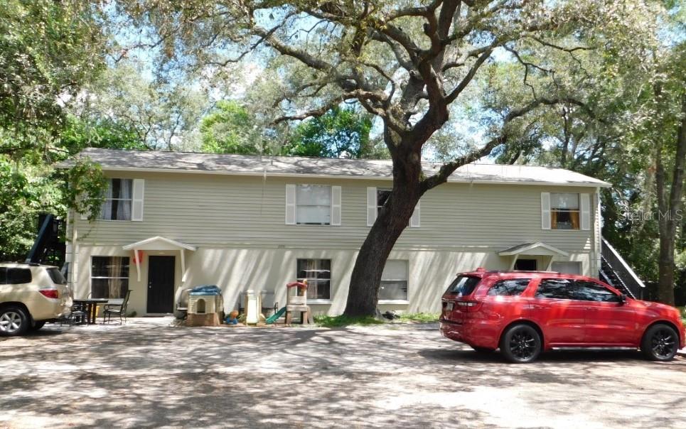 TB8549578 Property Photo 3