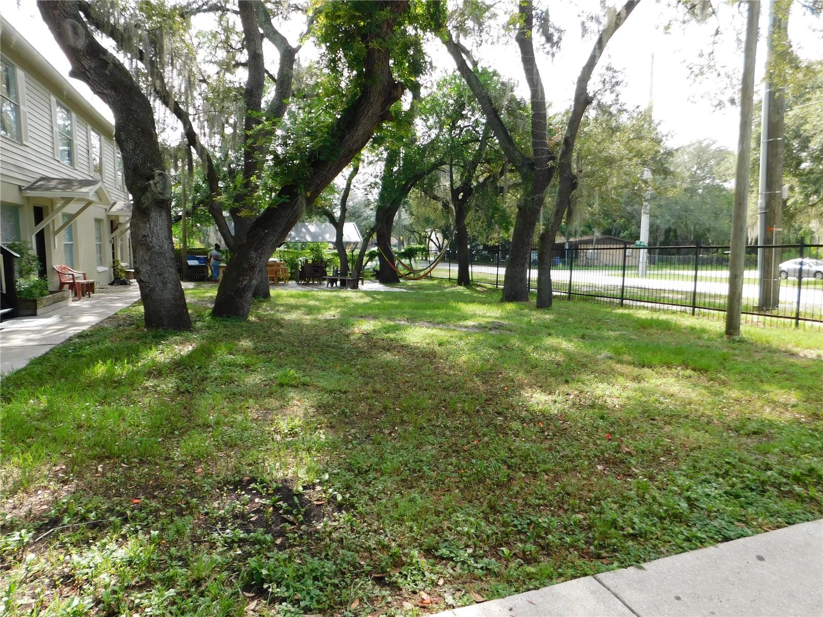 TB8549578 Property Photo 6
