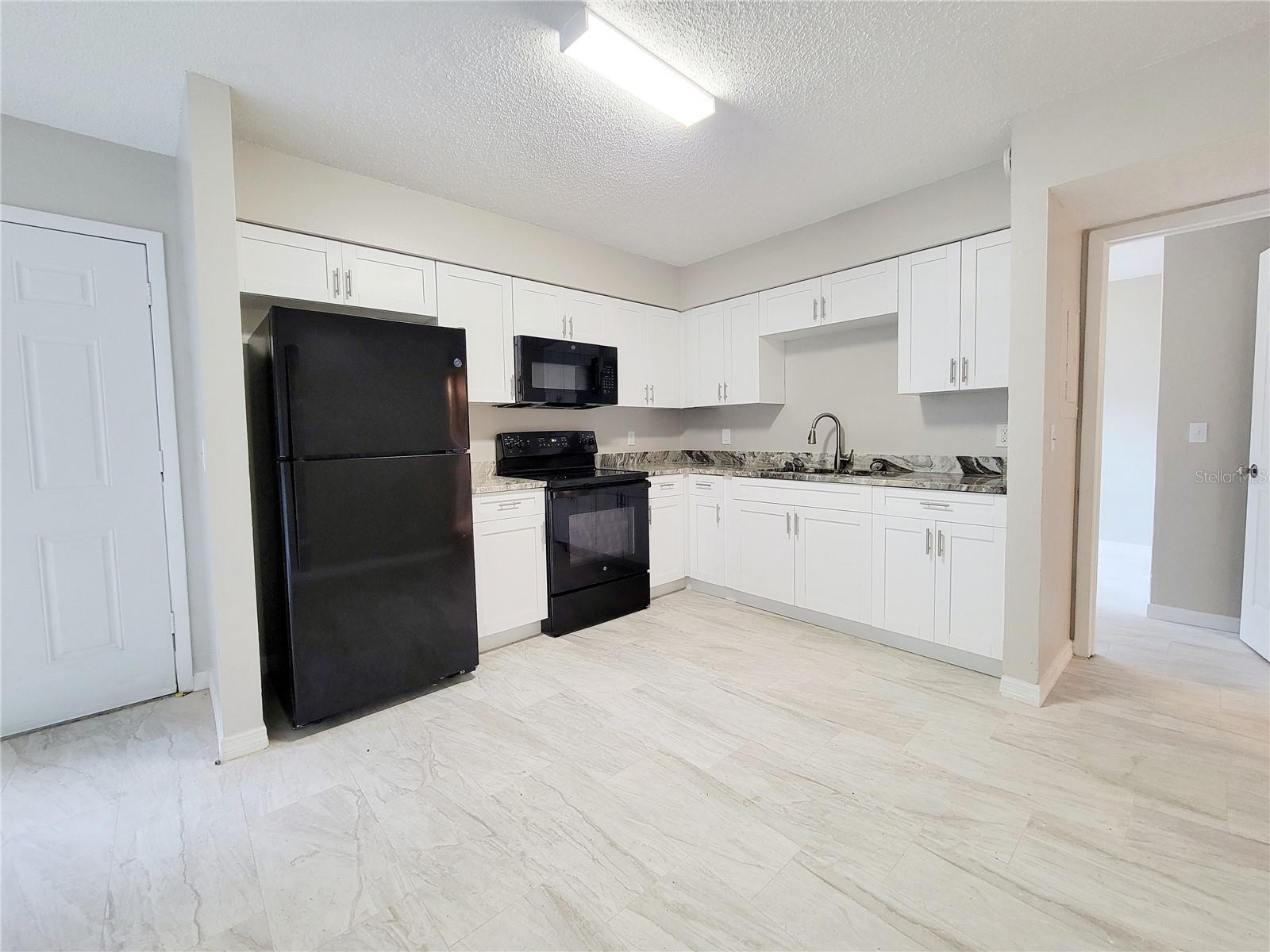 TB8549578 Property Photo 10