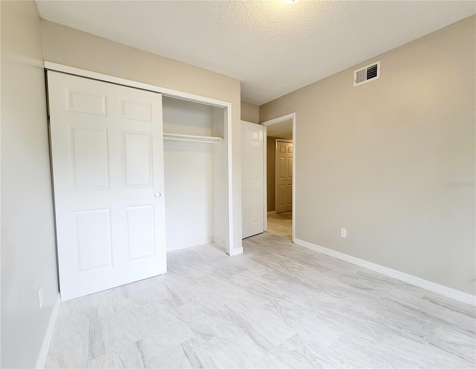TB8549578 Property Photo 11