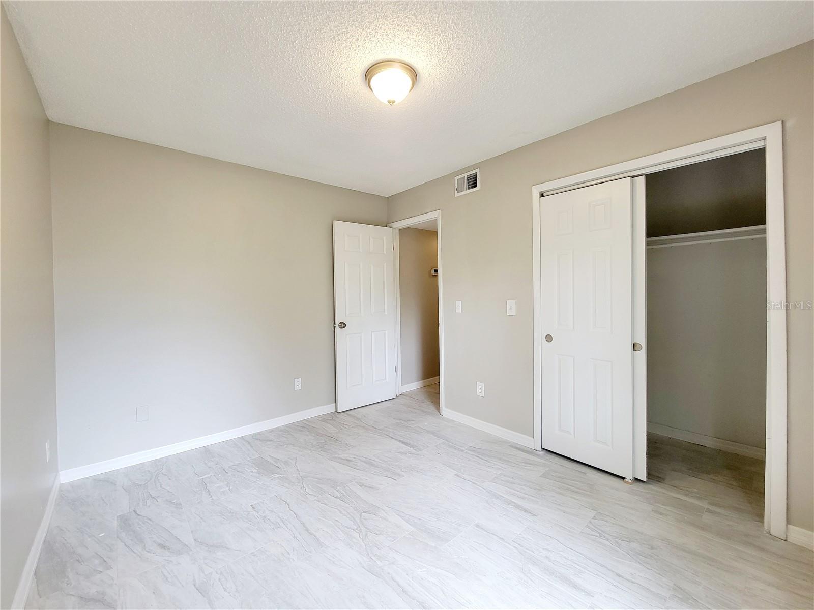 TB8549578 Property Photo 13