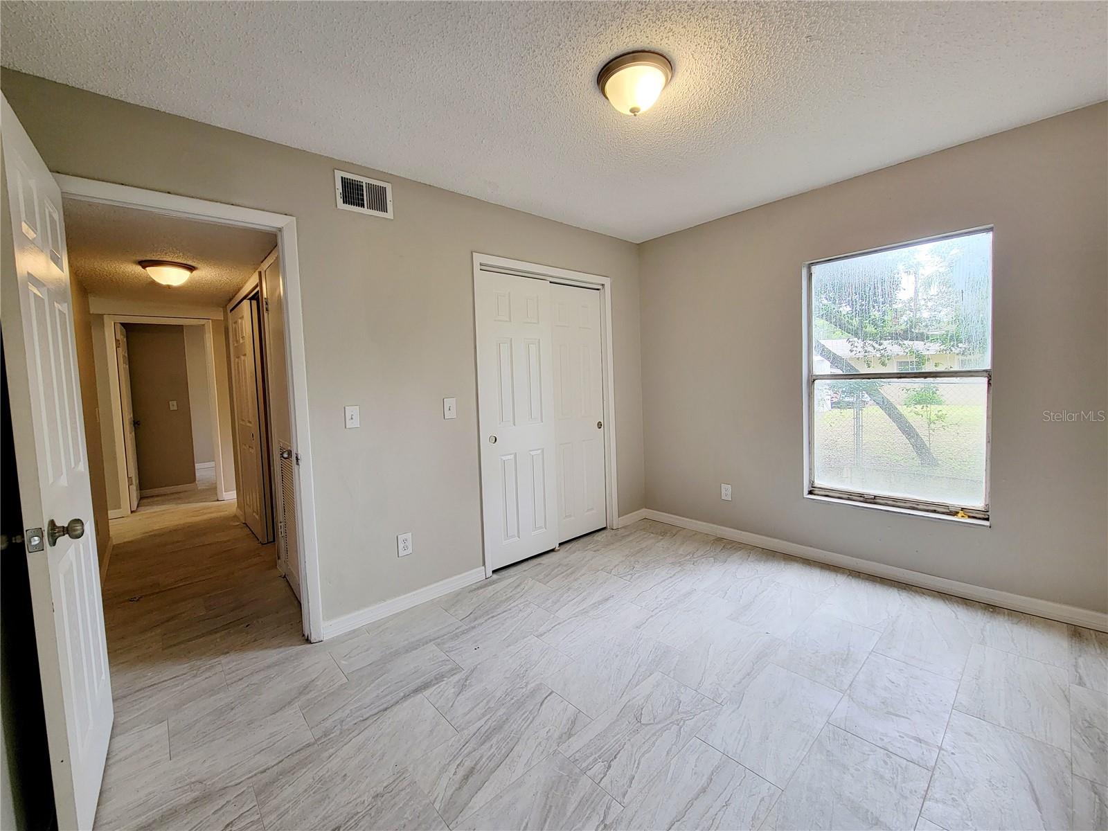 TB8549578 Property Photo 14