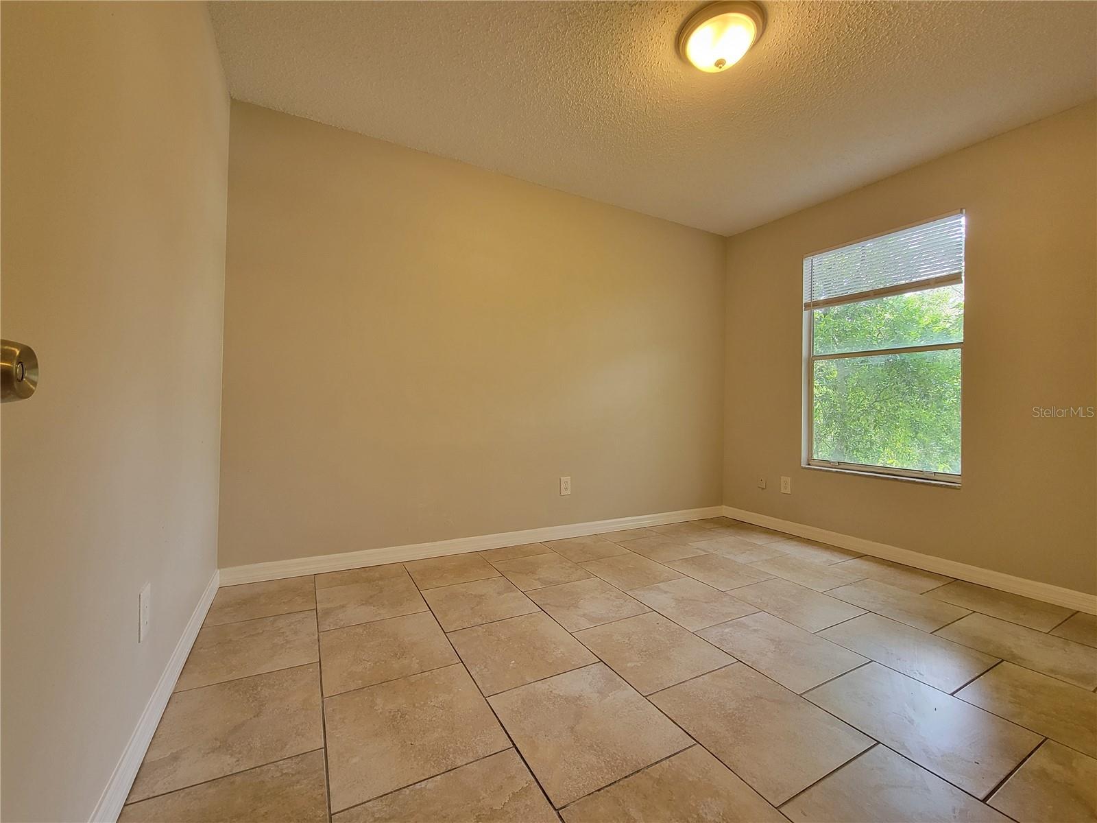 TB8549578 Property Photo 15