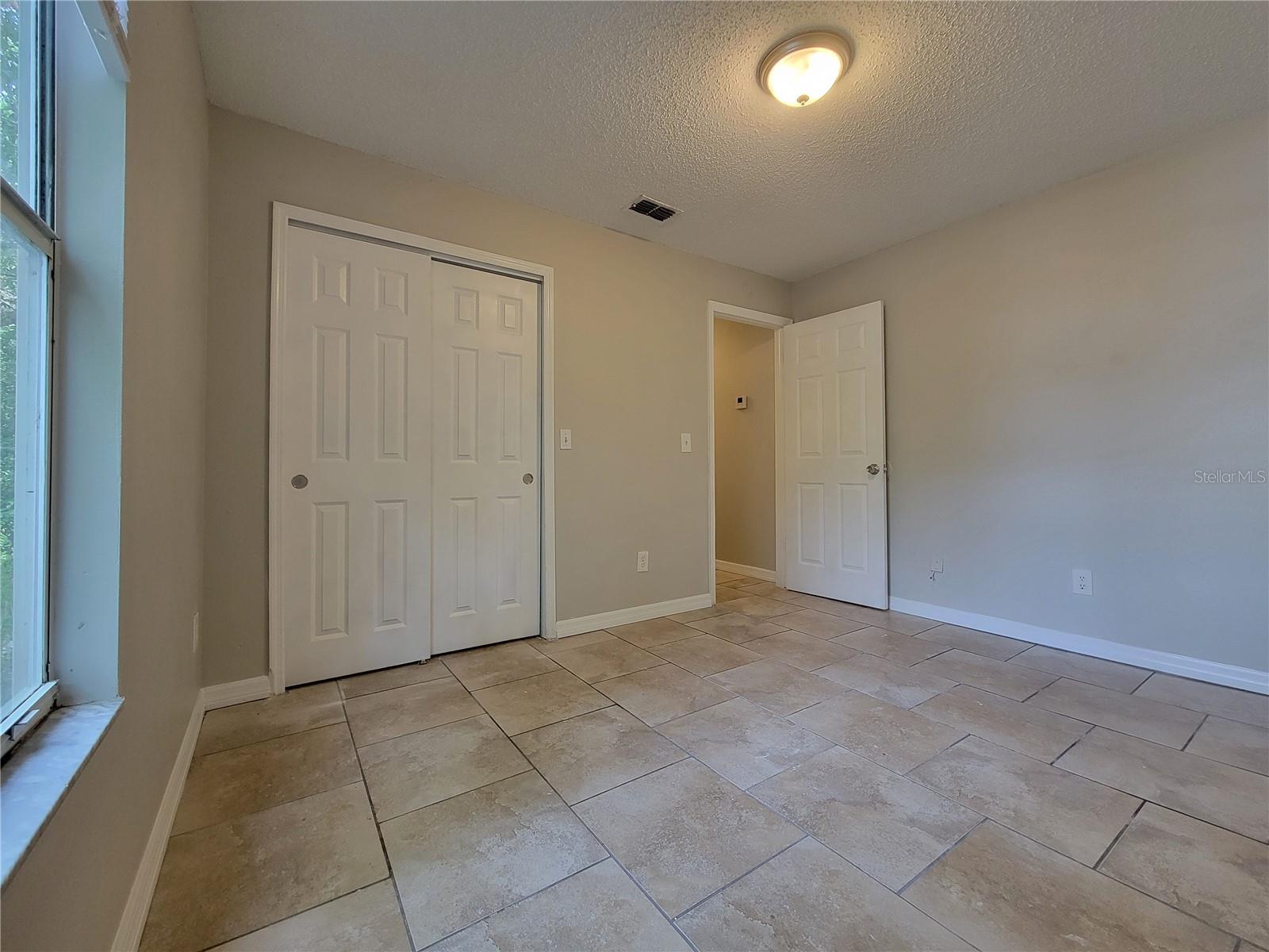 TB8549578 Property Photo 16