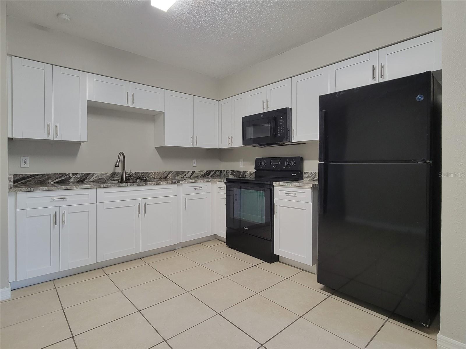 TB8549578 Property Photo 20