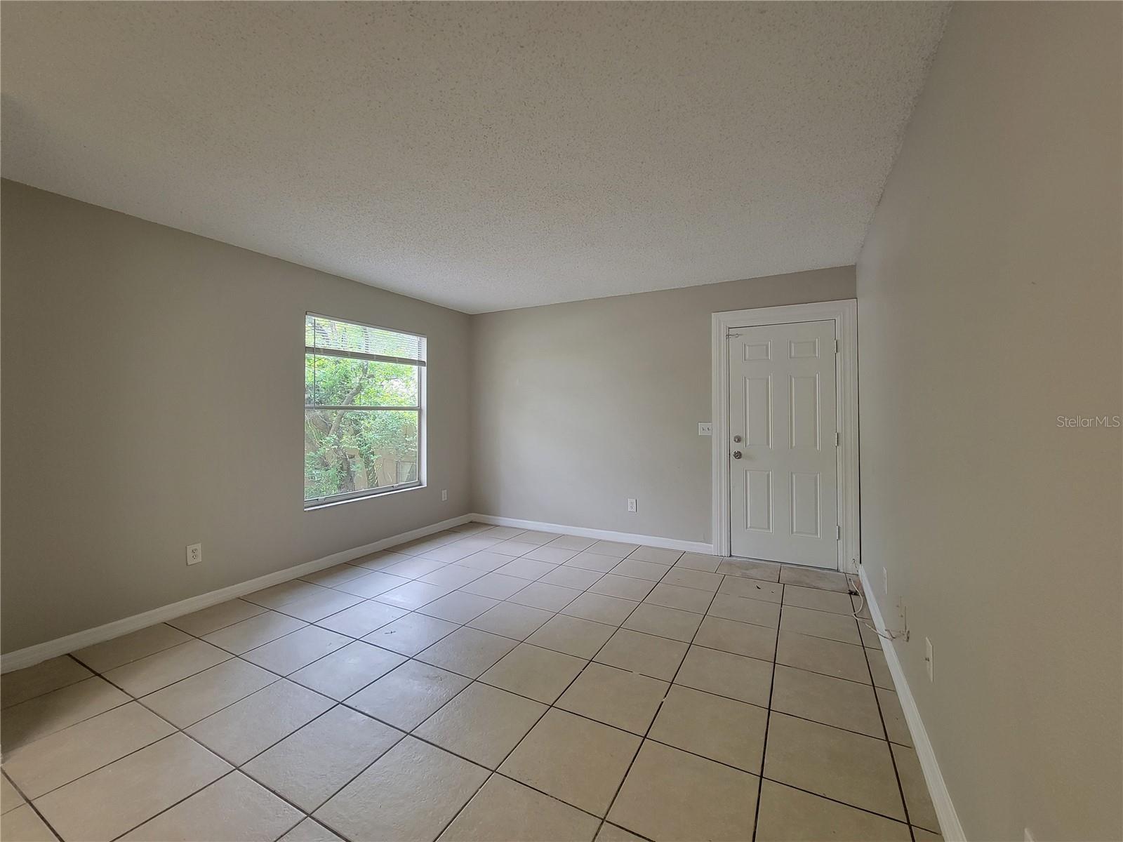 TB8549578 Property Photo 21
