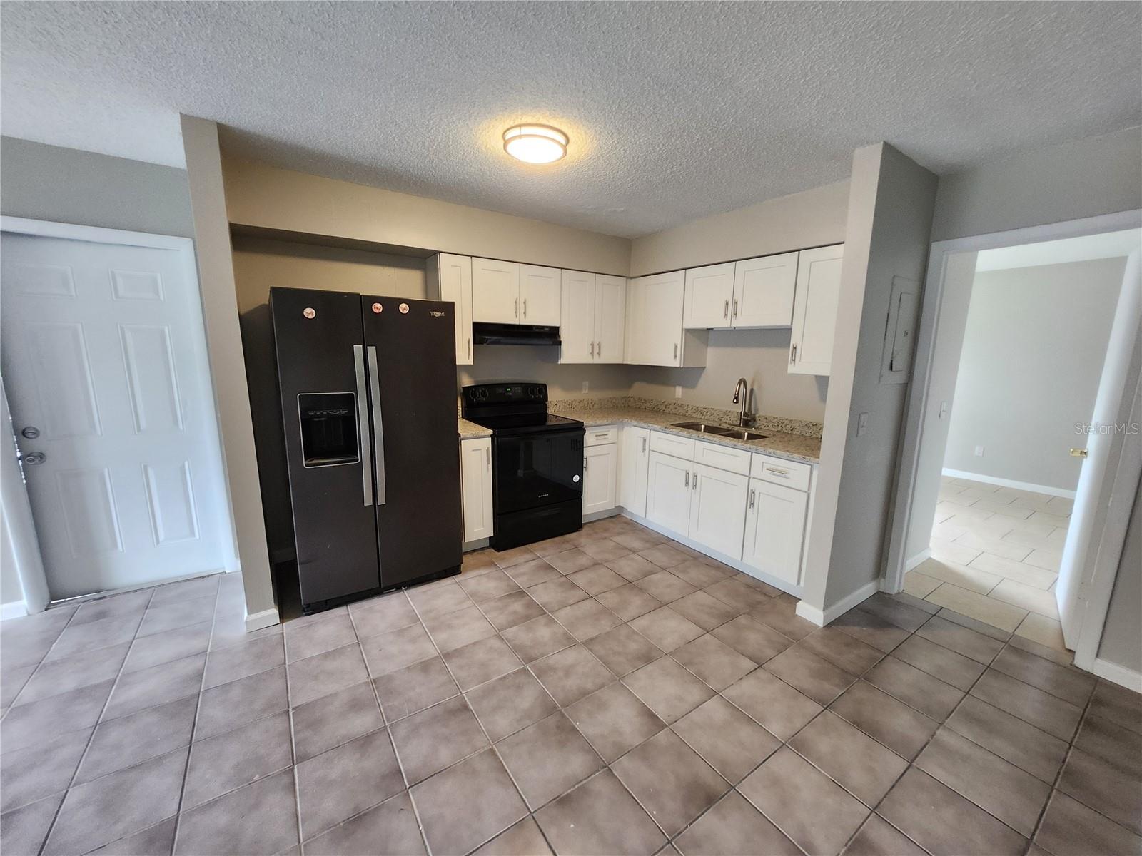TB8549578 Property Photo 23