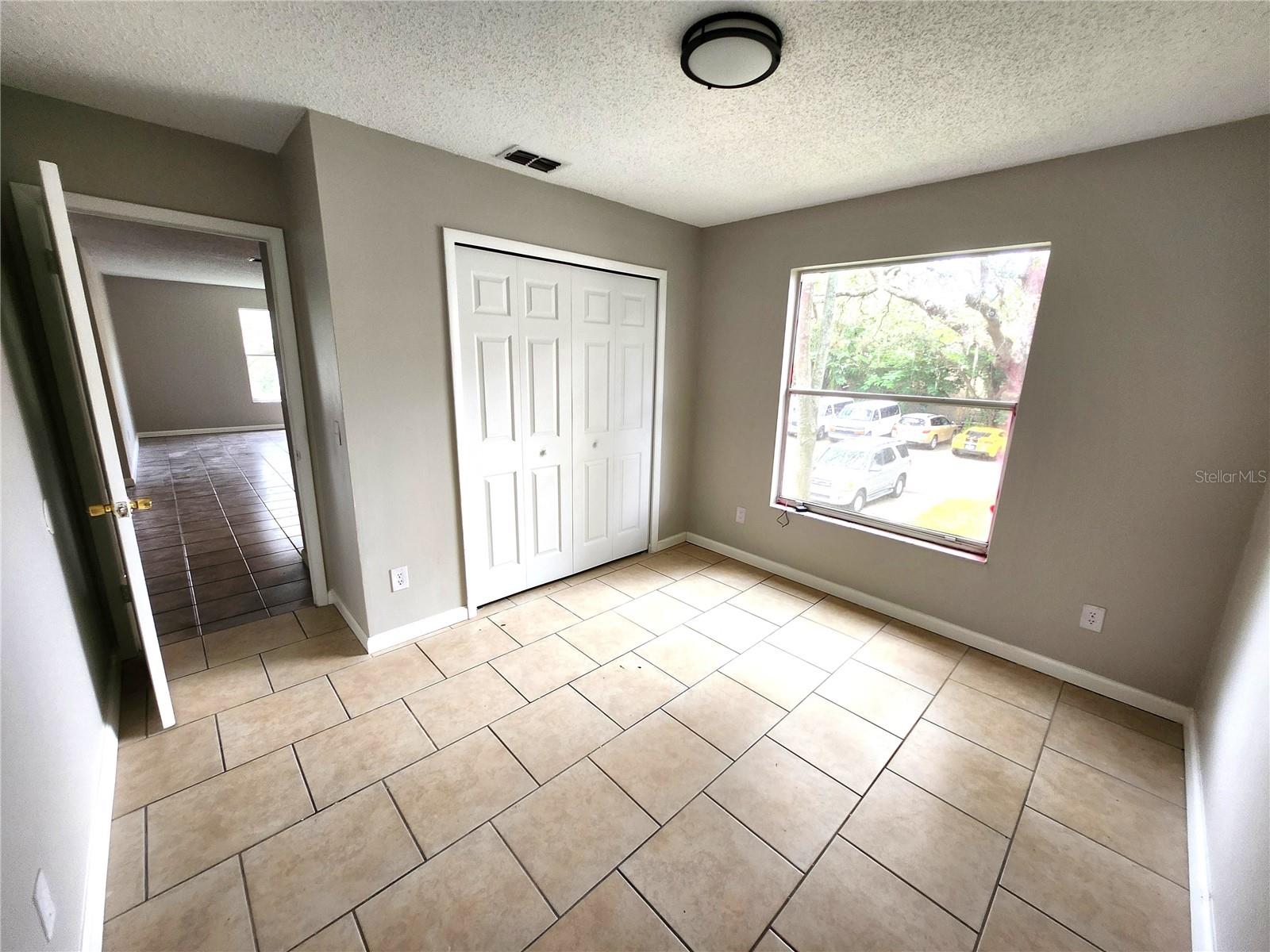 TB8549578 Property Photo 25