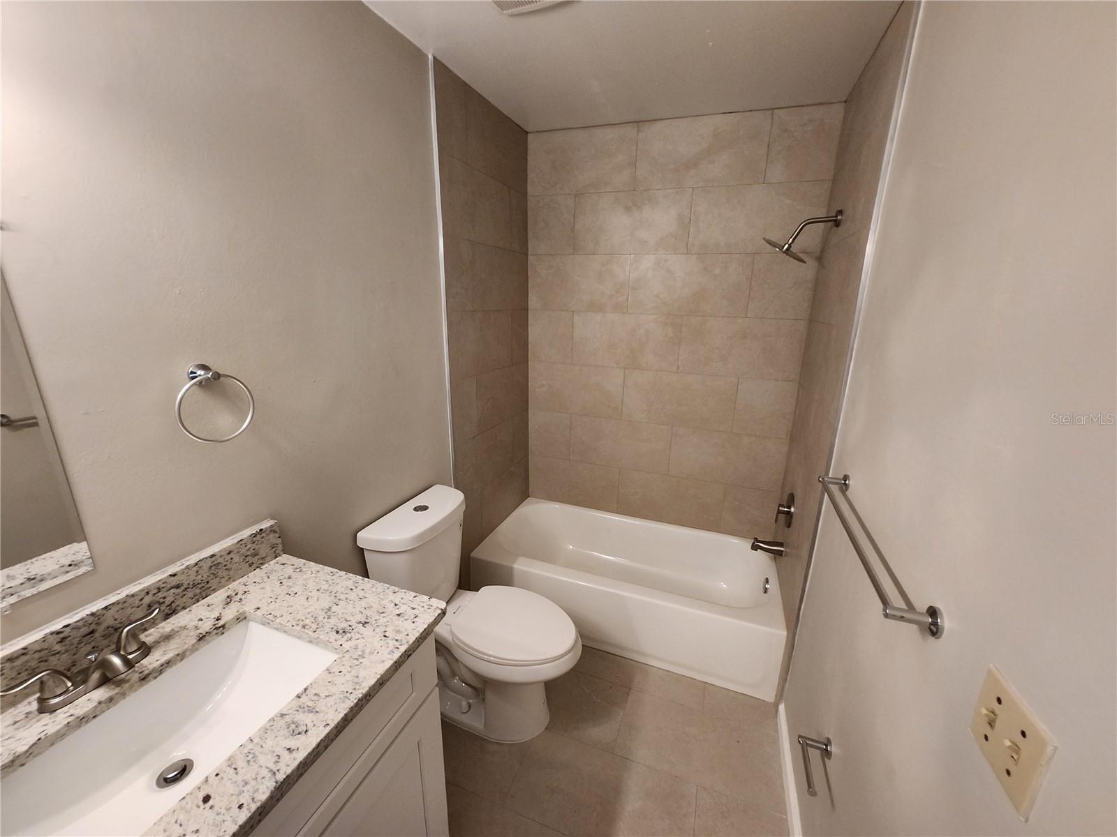 TB8549578 Property Photo 27