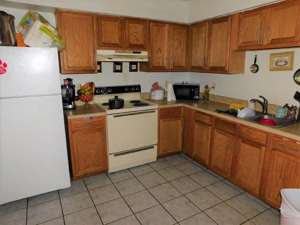 TB8549578 Property Photo 32